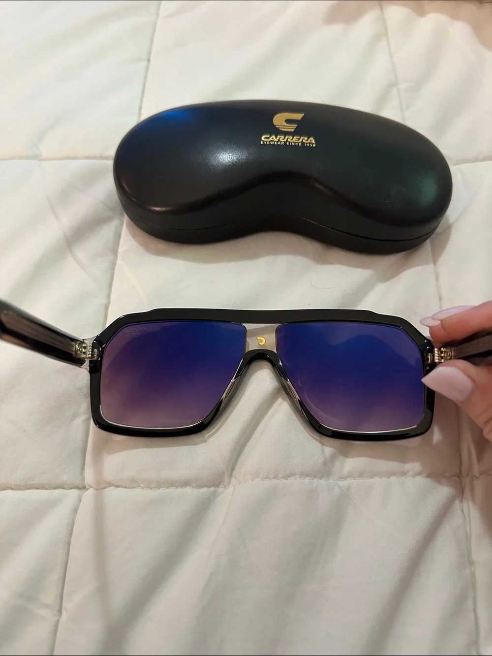 Carrera wide shield